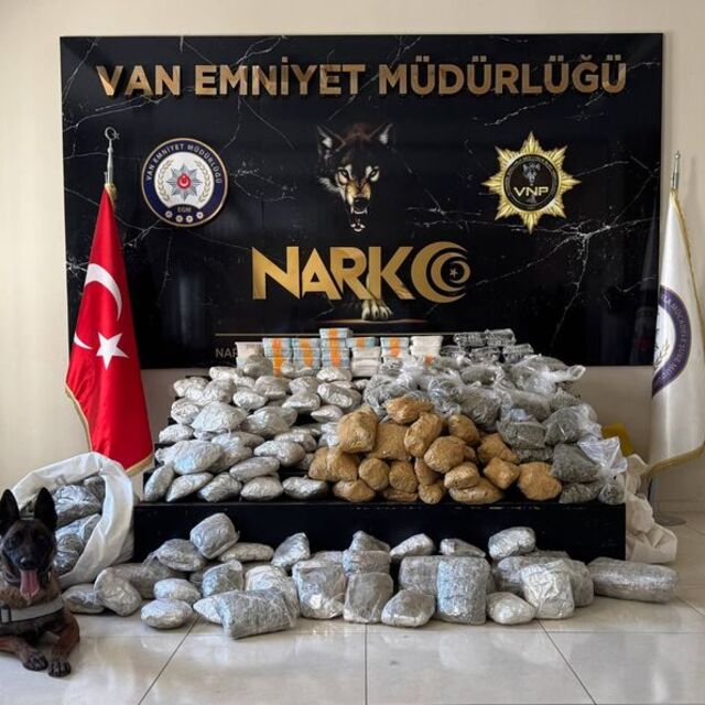 Kamyonetten 122 kilo 500 gram uyuşturucu çıktı