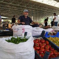 Meyve ve sebzeleri çöpe dökenlere ceza | Son dakika haberleri