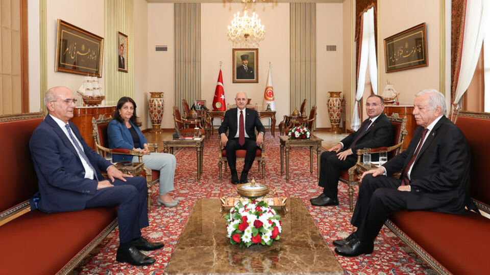 Kurtulmuş, Meclis başkanvekillerini kabul etti