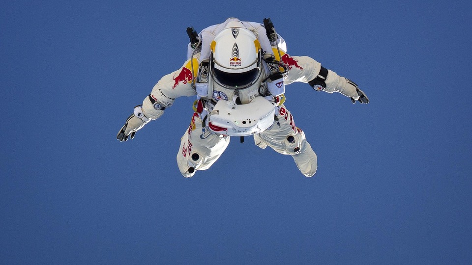 Rekortmen paraşütçü Felix Baumgartner hayatını kaybetti