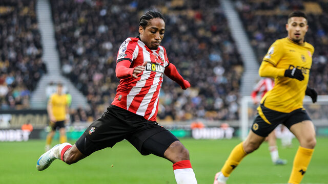 Beşiktaş vazgeçmişti, Premier Lig'de kalıyor!