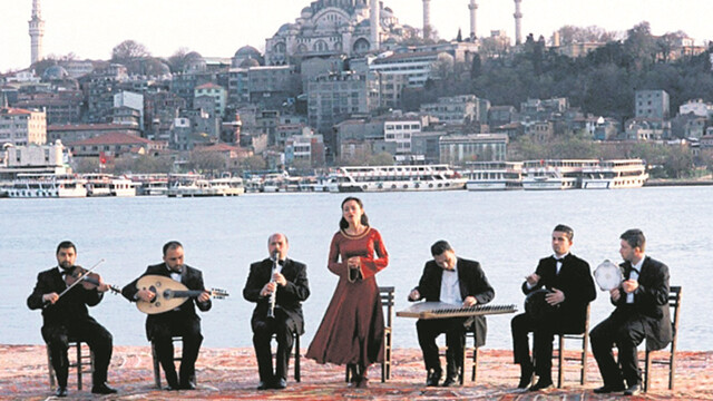 Terasta sinema keyfi