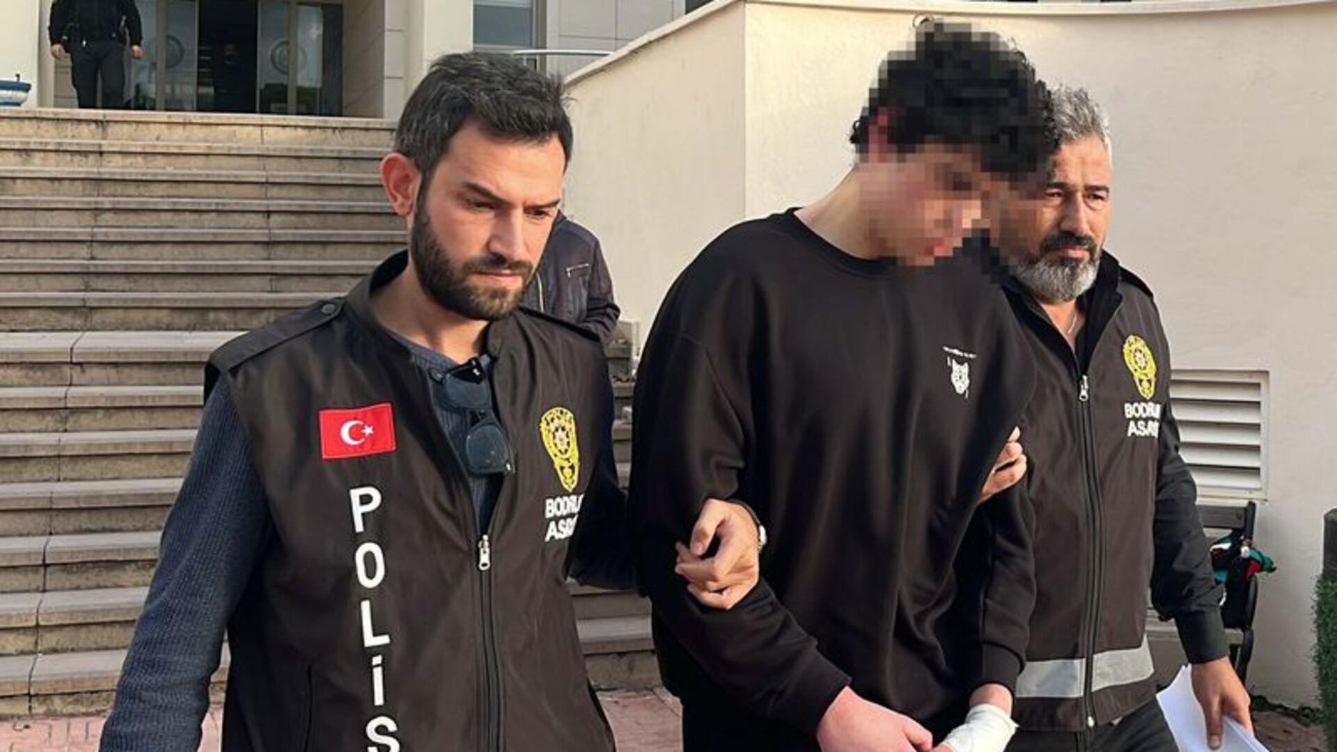 Bodrum'da Anneler Günü'nü Kanla Lekeledi: Oğlu, Annesinin Boğazını Keserek Öldürdü!