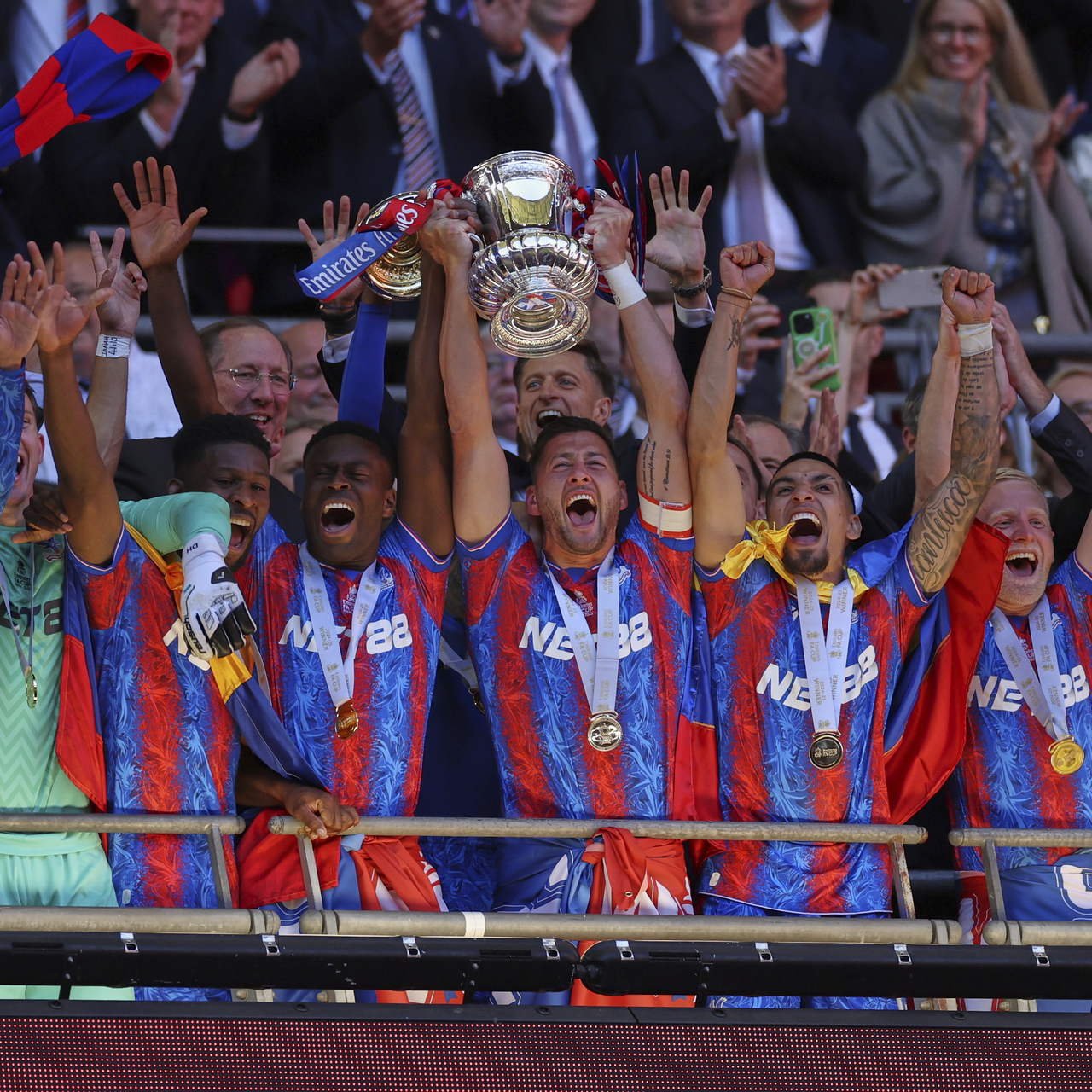 Crystal Palace'tan skandal hata!
