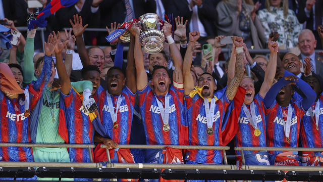 Crystal Palace'tan skandal hata!
