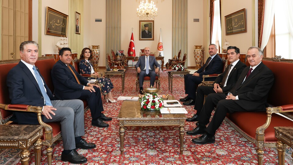 Kurtulmuş'tan komisyon toplantısı