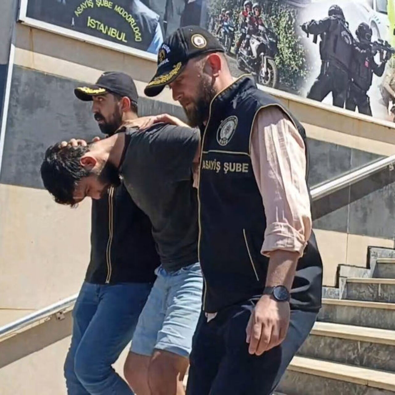 Aşk cinayeti! Önce arkadaşını...