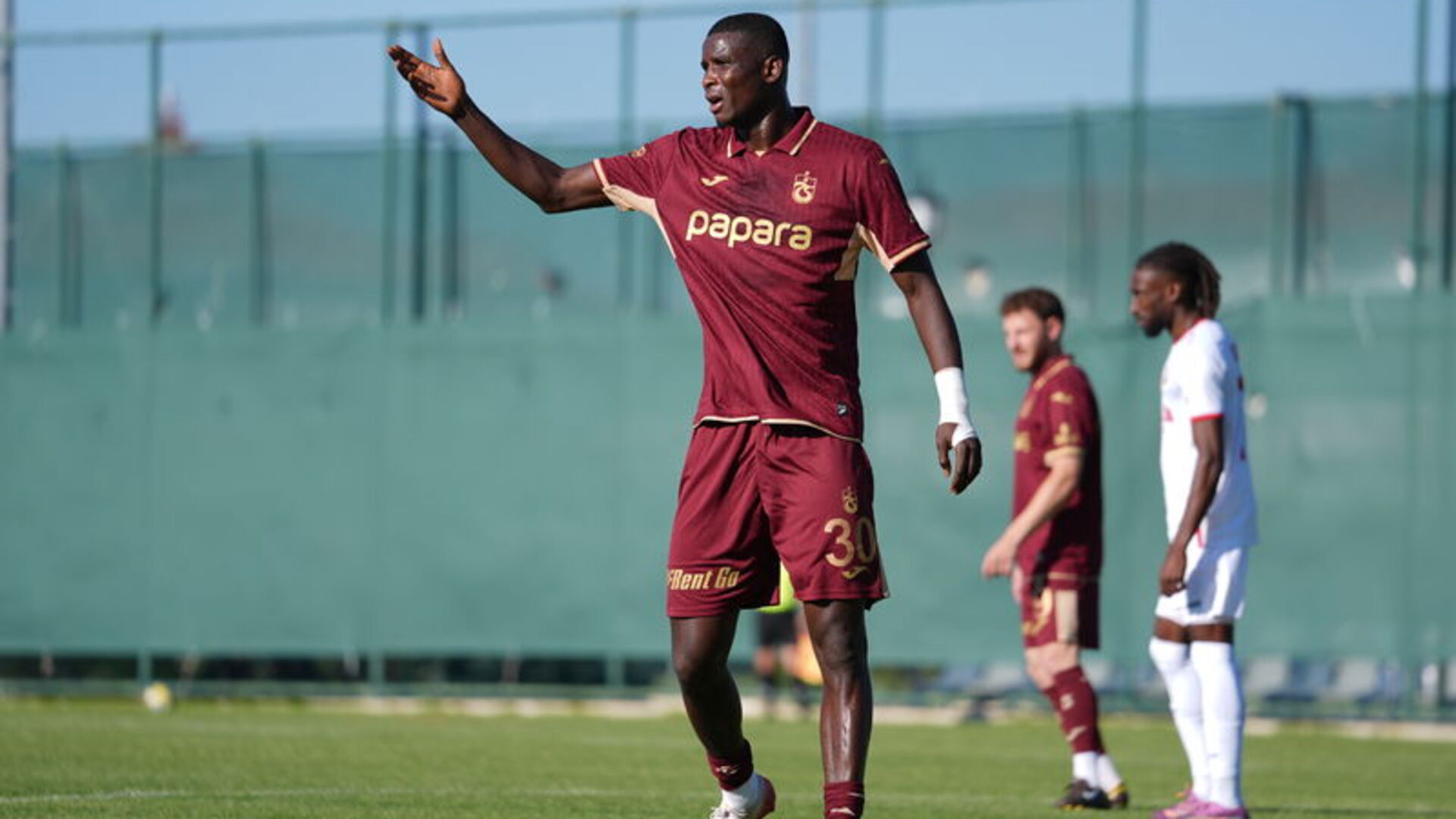 Trabzonspor'un Yıldızı Onuachu İçin Flaş Sakatlık Açıklaması! Detaylar Burada