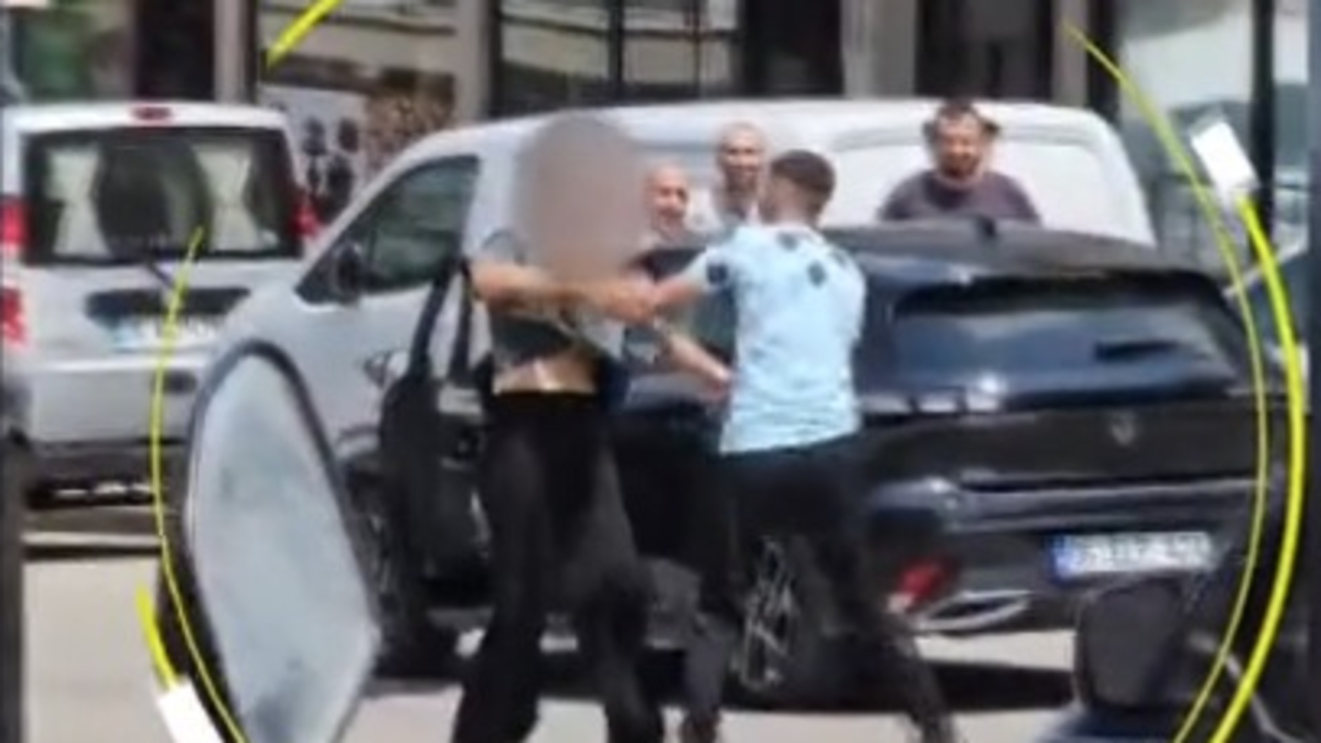 Şok Eden Görüntüler: Kadın Sürücünün Trafikteki Öfke Nöbeti Kameralara Yansıdı!