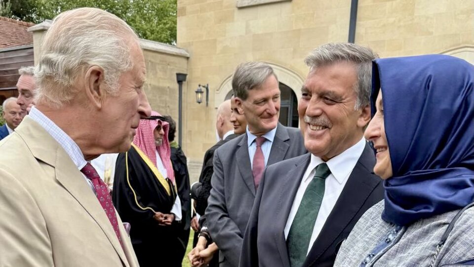 Abdullah Gül, Kral Charles ile bir araya geldi