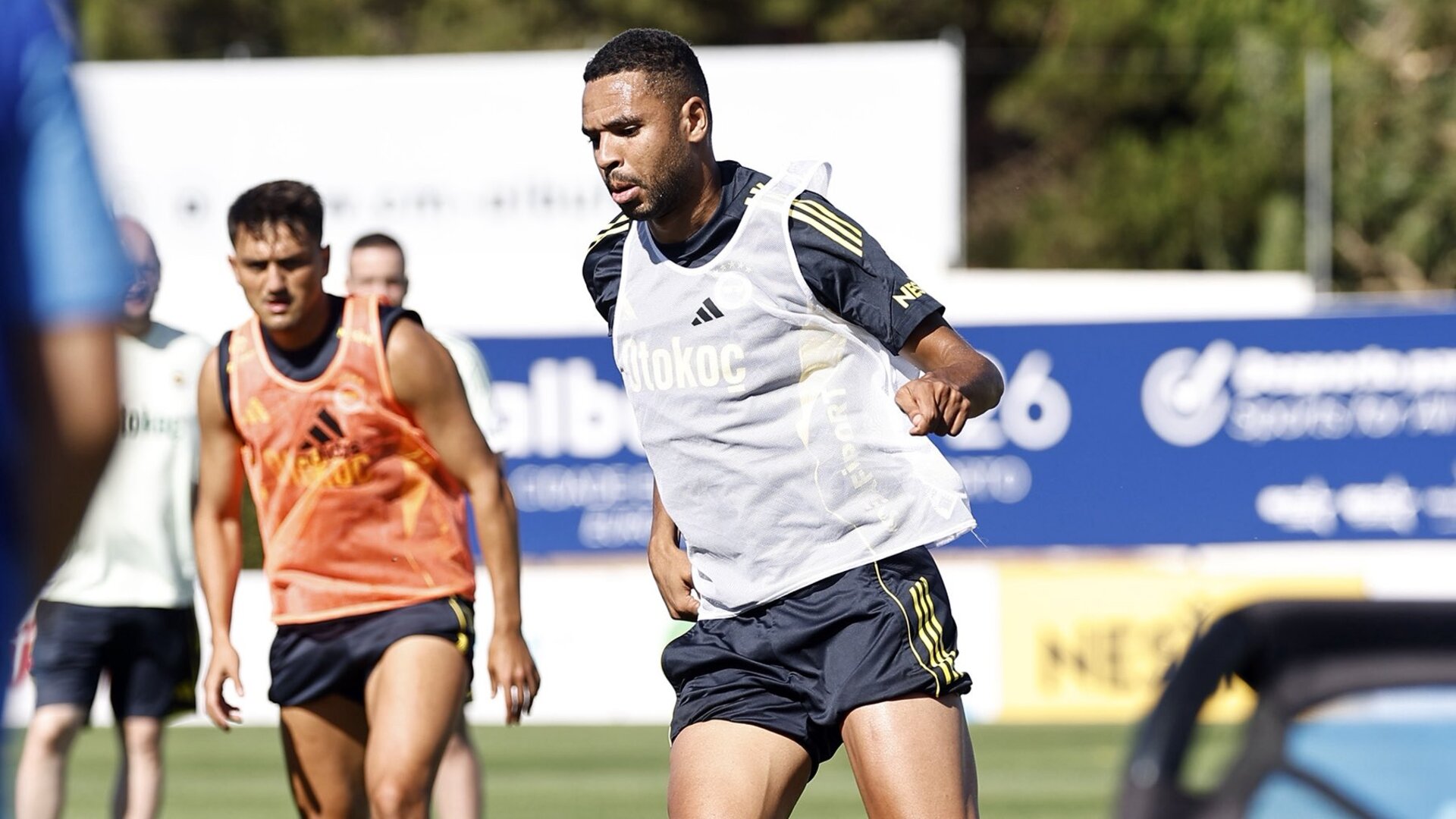 Fenerbahçe'de Yeni Sezon Heyecanı: İşte İlk Antrenman Detayları!