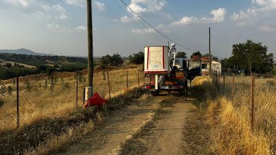 Aydınlatma direğinde elektrik akımına kapıldı