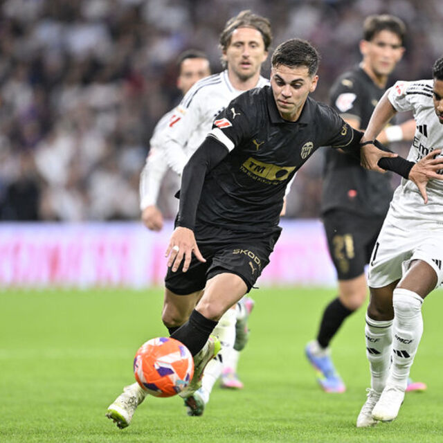 Enzo Barrenechea Benfica'da