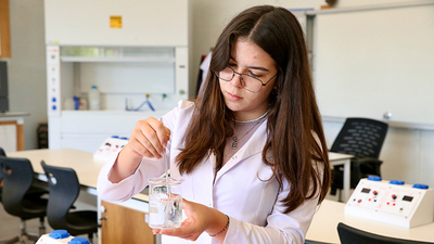 Kuzey Kutbu'nda araştırma yapan lise öğrencisinin hedefi bilim insanı olmak