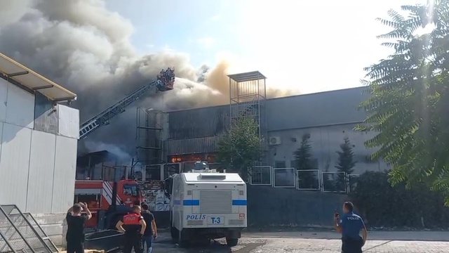 Ağbaba'nın aile işyerinde yangın