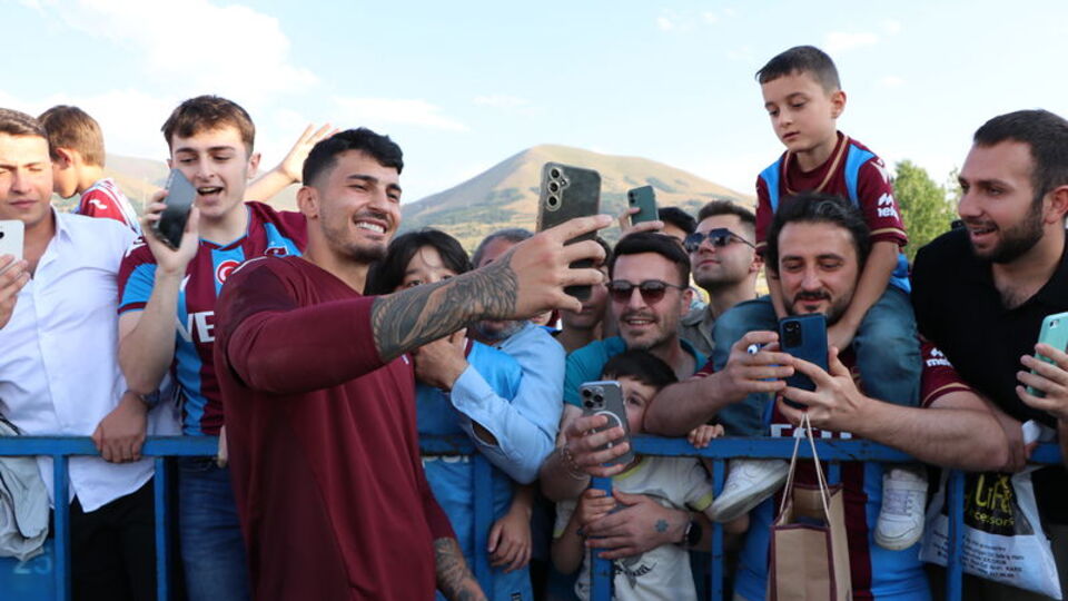 Erzurum'da taraftardan Trabzonspor'a sevgi seli