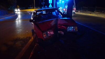Otomobil ağaca çarptı: 5 yaralı