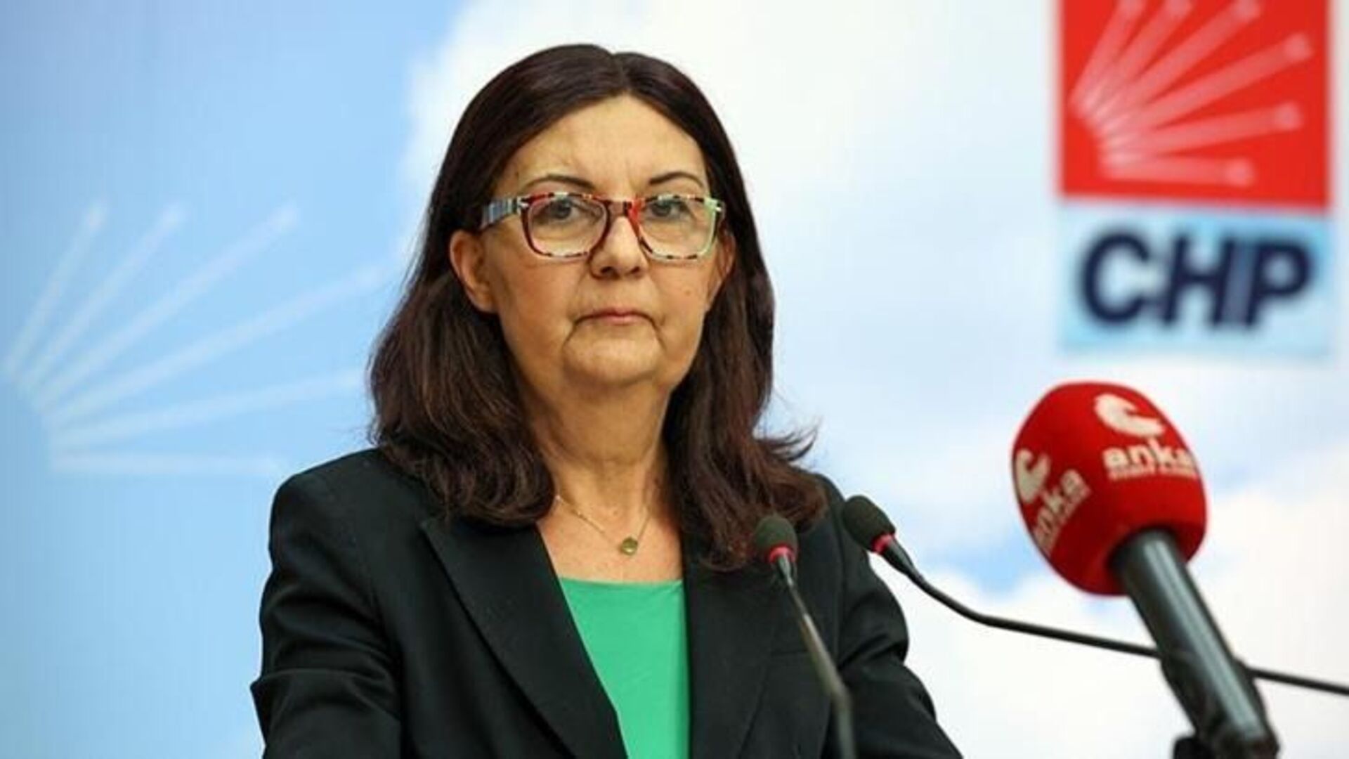 Eski CHP'li Milletvekili Lale Karabıyık, Hayata Veda Etti: Bursa Siyasetinde Derin İzler Bıraktı