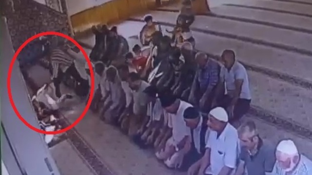 Camide cinayetin görüntüsü ortaya çıktı!