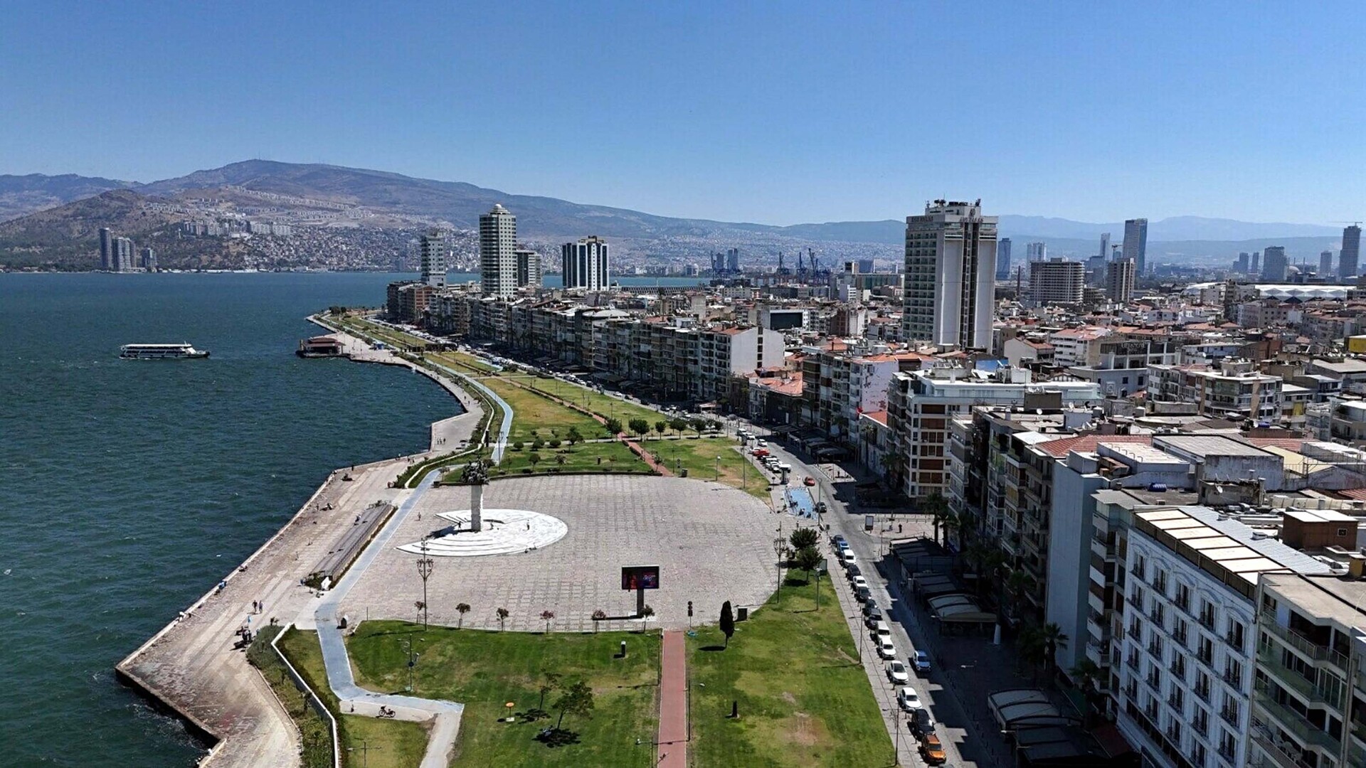 Sıcaklar Kıtaları Kavuruyor: 40 Dereceyi Gören Şehirlerde Hayat Durma Noktasında!