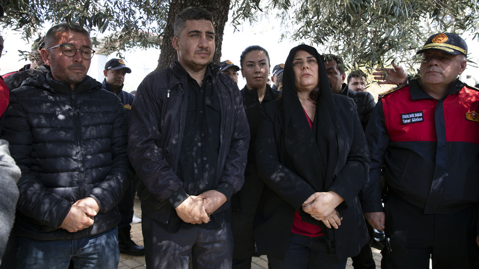 Ailesinin öldüğü yangında tutuklanan itfaiye eri, ölü bulundu!