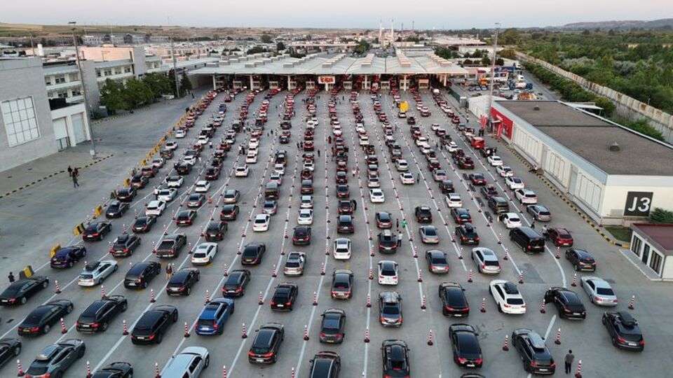 Gurbetçiler isyan etti! 100 euro rüşvet istediler