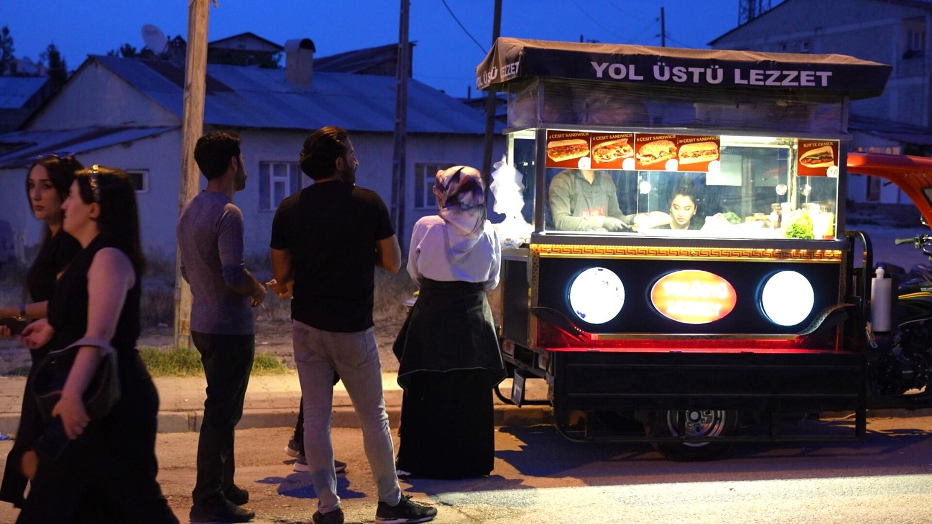 Van'da Esnafın Yüzünü Güldüren Hamle: Ticaret Canlandı!