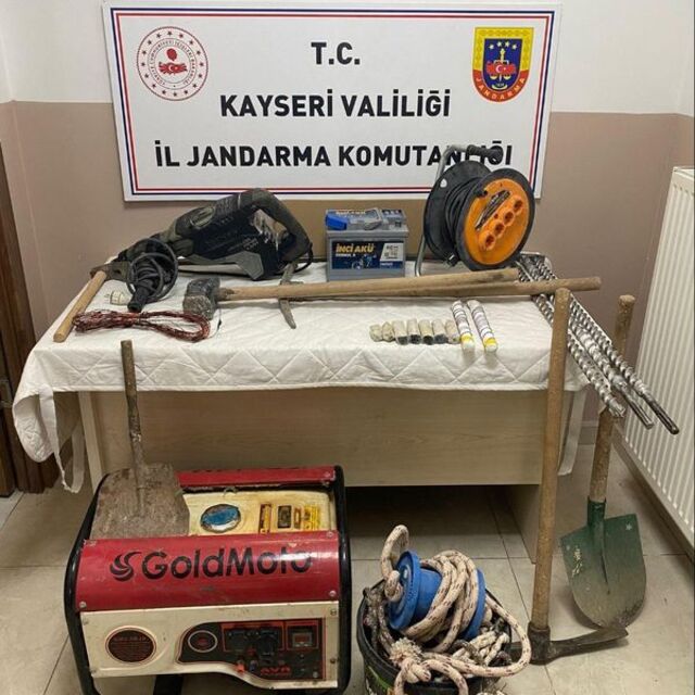 Kayseri'de kaçak kazıya suçüstü