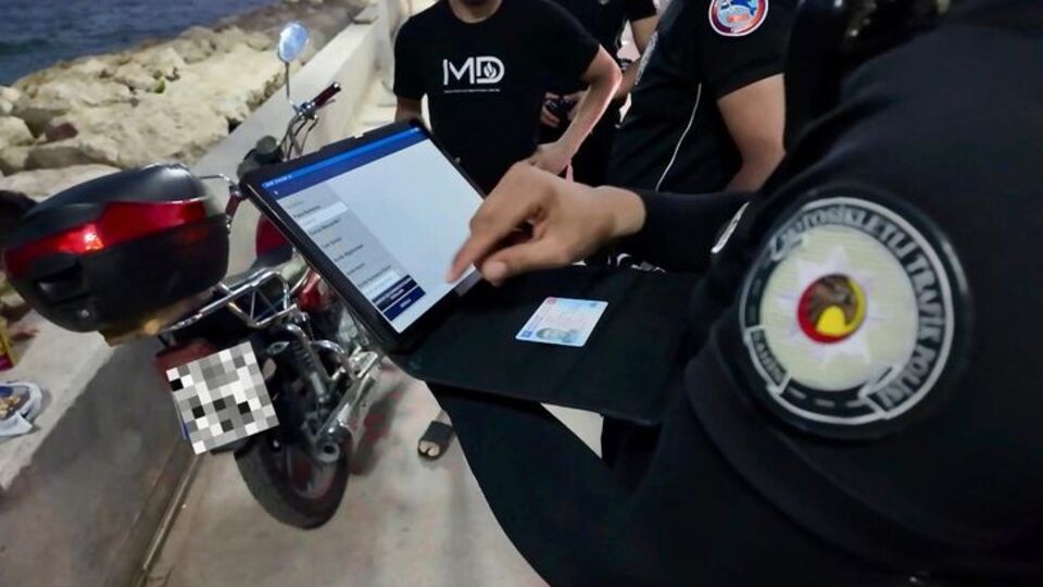 Mersin'de yaya yolunu kullananlara ceza