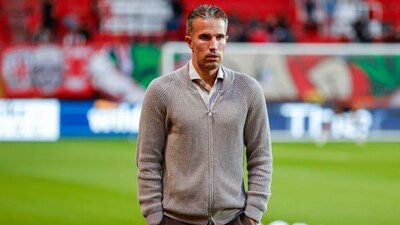 Van Persie, Fenerbahçe'ye rakip oluyor!