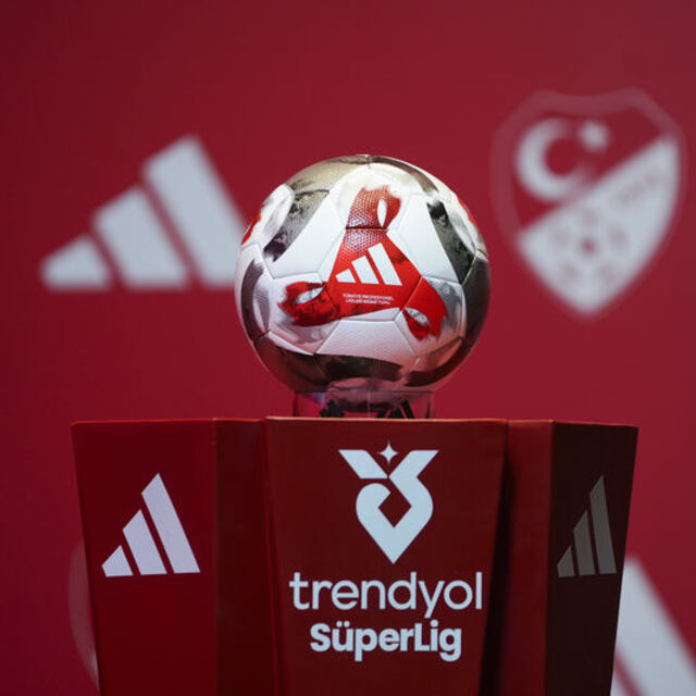 Süper Lig'in resmi futbol topu tanıtıldı