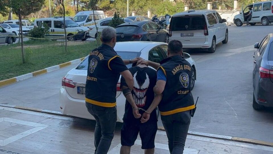 Birlikte yaşadığı kadını boğarak öldürdü!