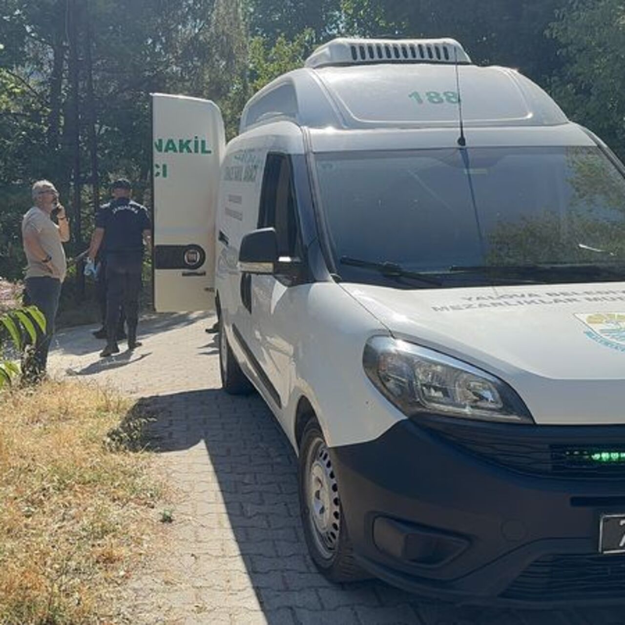 Miras kavgasında kardeşini öldürdü!