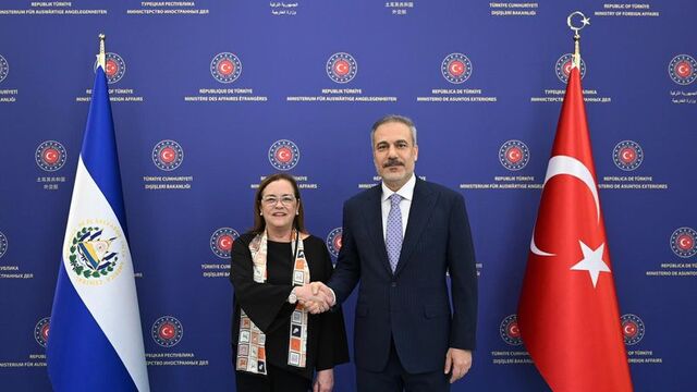 "İsrail Suriye'yi bölmeyi amaçlıyor"