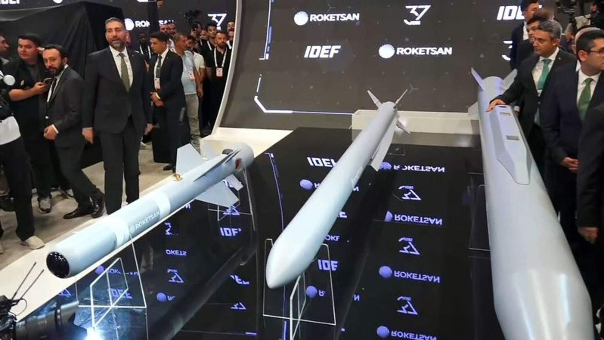 Roketsan'ın Yeni Nesil Savunma Sistemleri İDEF'te Görücüye Çıktı!