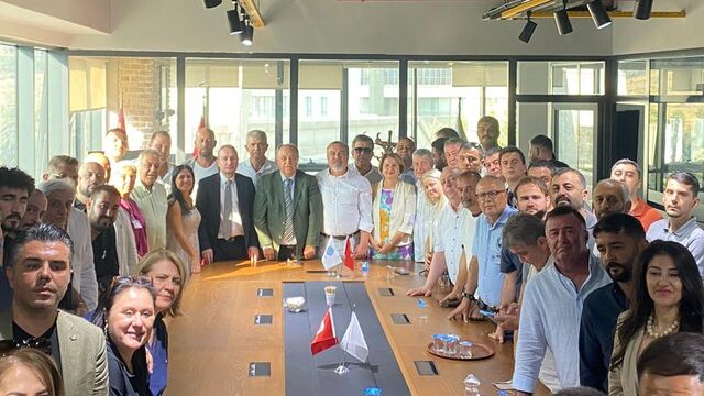 Memleket Partisi kapatıldı