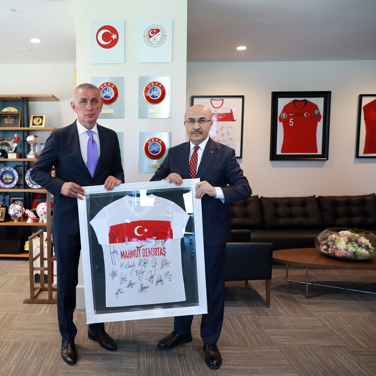 Emniyet Genel Müdürü Demirtaş'tan TFF'ye ziyaret