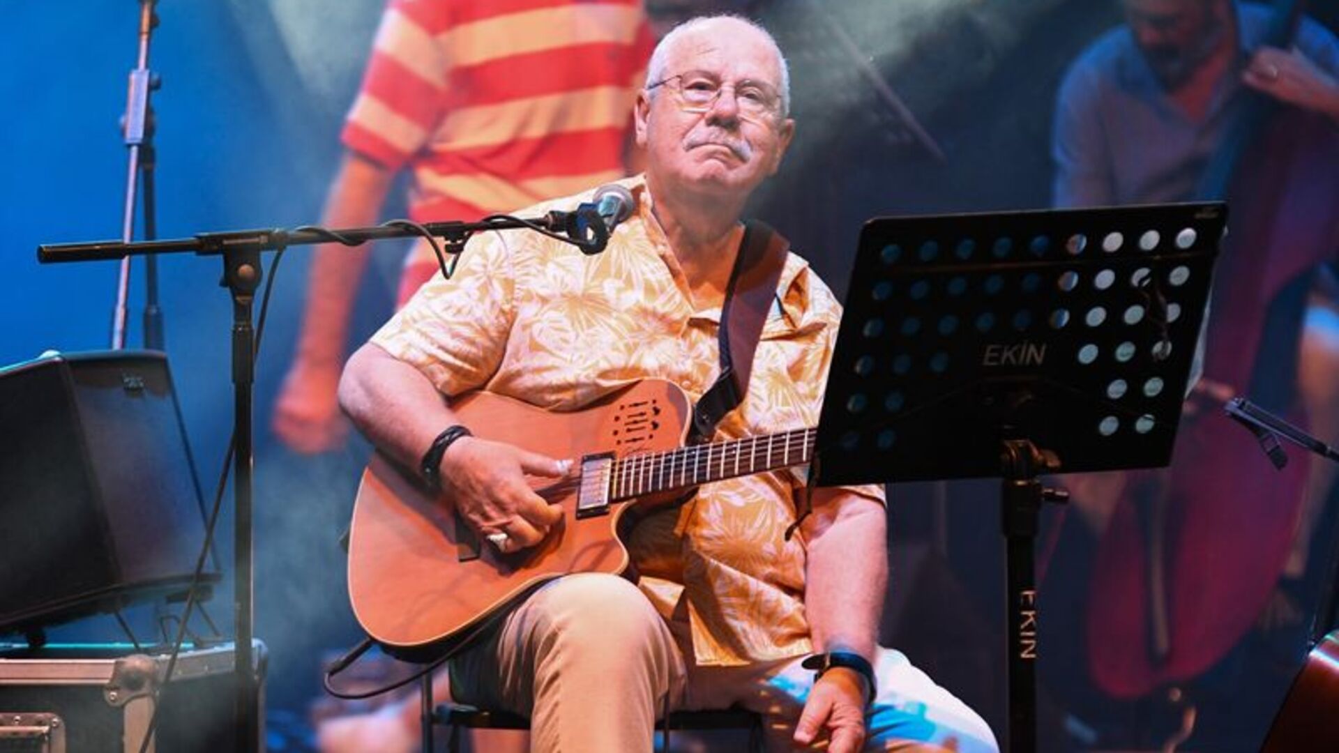 Kadın Sesiyle Yeniden Hayat Bulan Enka Şarkıları: Büyüleyici Bir Konser Deneyimi!