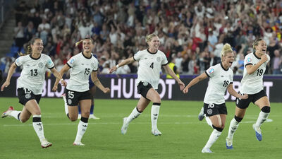 Kadınlar EURO 2025'te ilk finalist İngiltere!