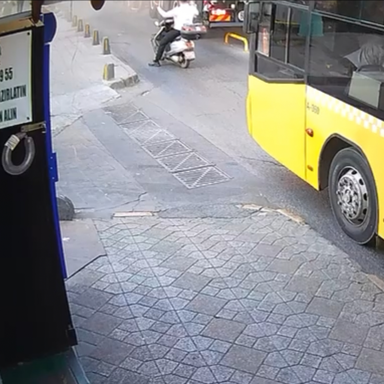 Vinç lastiği bomba gibi patladı!