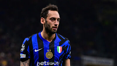 Hakan'dan F.Bahçe ve G.Saray cevabı!