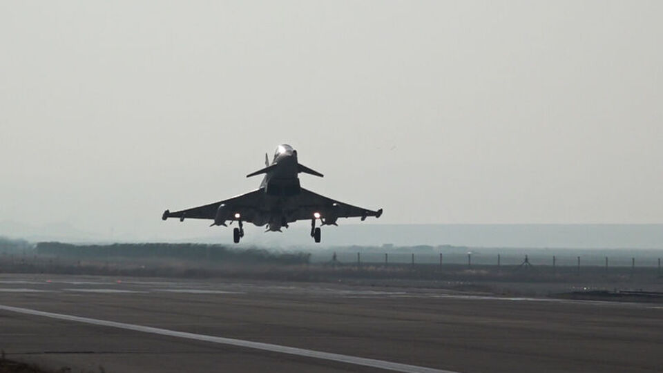 Eurofighter'da ilk imza atıldı