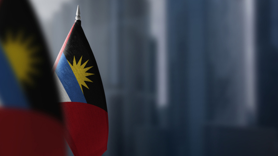 Antigua ve Barbuda bayrağı nedir?
