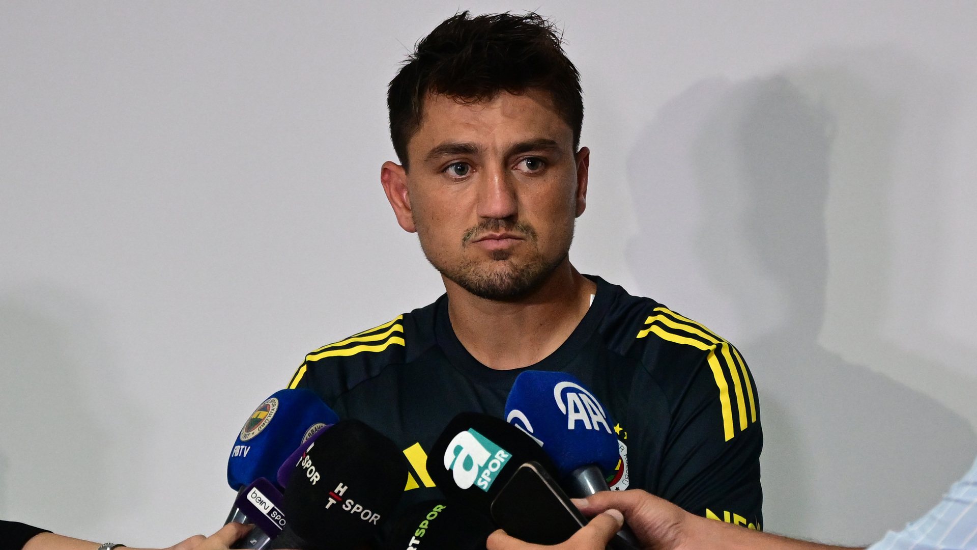 Cengiz Ünder'den Taraftarlara Söz: 'Her Zaman Sahada En İyisini Yapacağım!'