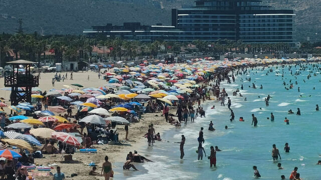 Çeşme'nin 10 günlük suyu kaldı