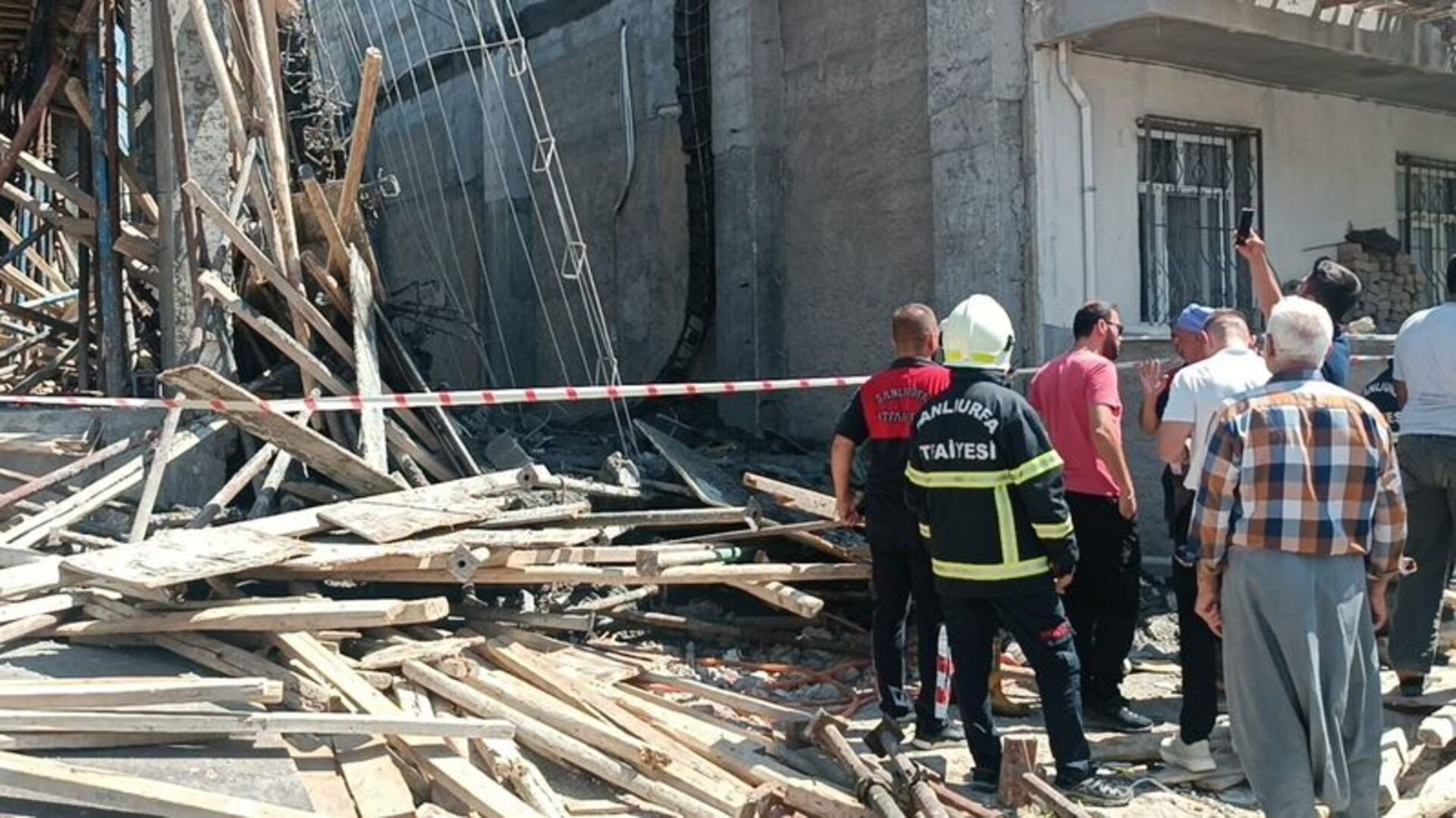 Beton Dökümü Sırasında Yaşanan Çökme: 7 Kişi Yaralandı!