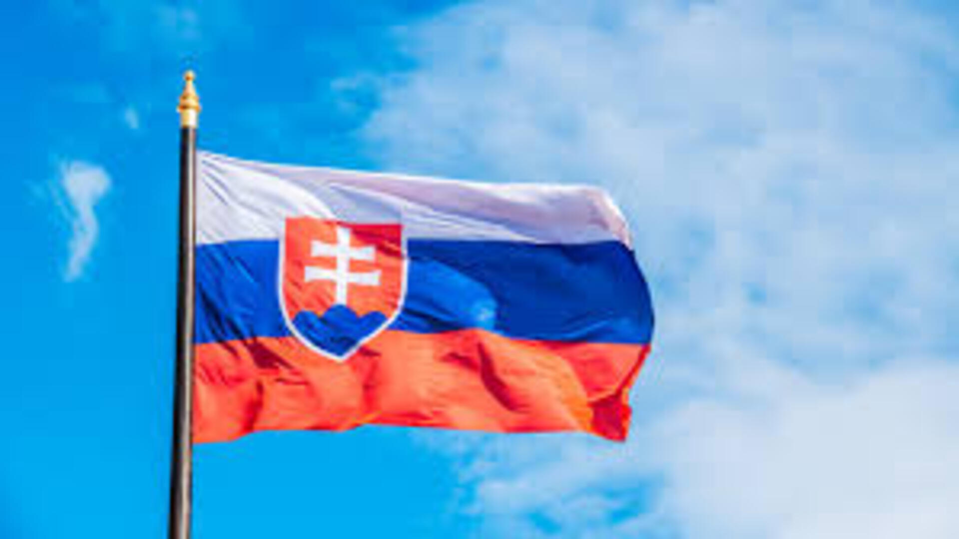 Slovakya Bayrağının Sıra Dışı Hikayesi: Renklerin ve Sembollerin Gizemli Anlamı