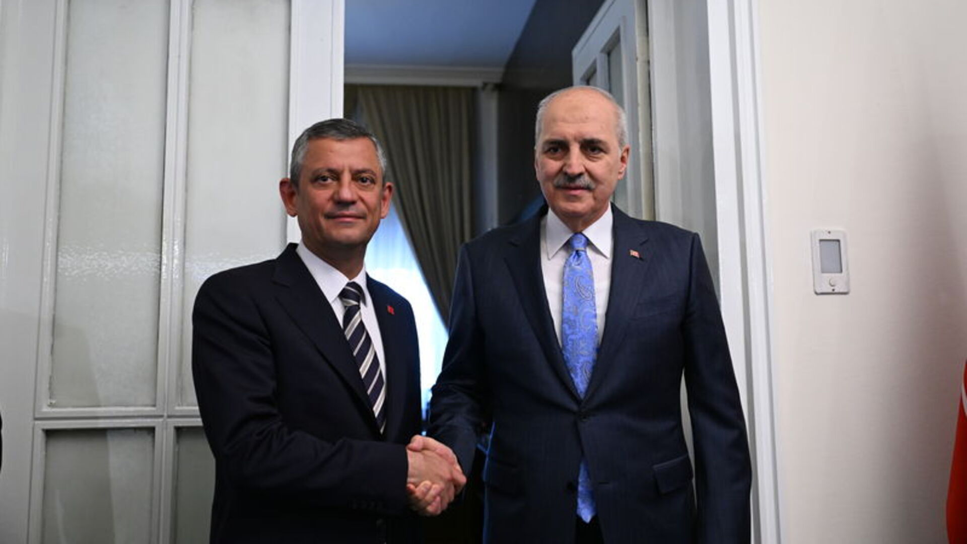 CHP Lideri Özel'e Sürpriz Ziyaret: Kurtulmuş'tan Kritik Mesajlar!