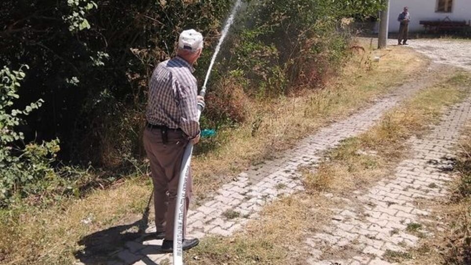 Çorum'da köylere yangın hortumu dağıtılıyor