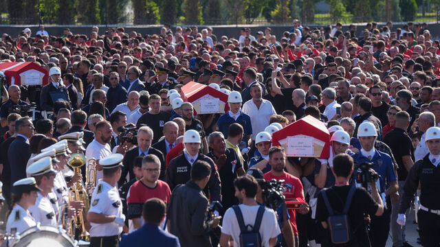 Türkiye orman şehitlerini uğurladı